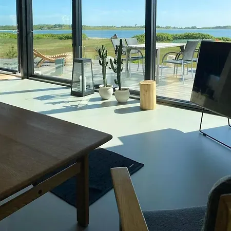 別荘 Fjord View In Modern In