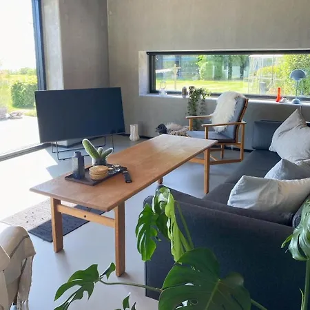 Fjord View In Modern In 別荘 *