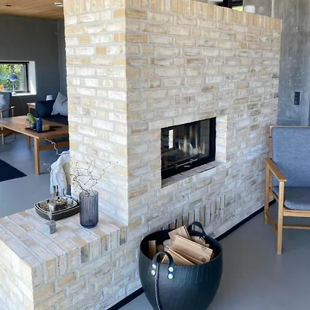 別荘 Fjord View In Modern In *