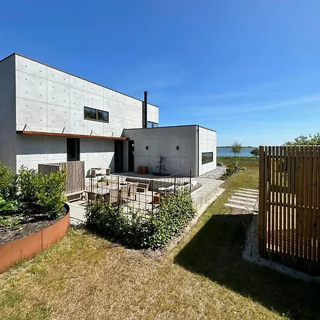 別荘 Fjord View In Modern In