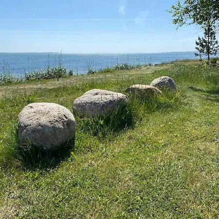 Fjord View In Modern In 別荘