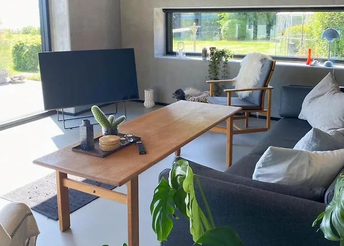 Fjord View In Modern In Feriehus *